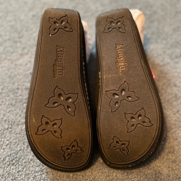 Allegria sandals size 38 European. - Picture 5 of 6